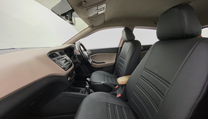 2014 Hyundai Elite i20 SPORTZ 1.4, Diesel, Manual, 82,162 km, Right Side Front Door Cabin