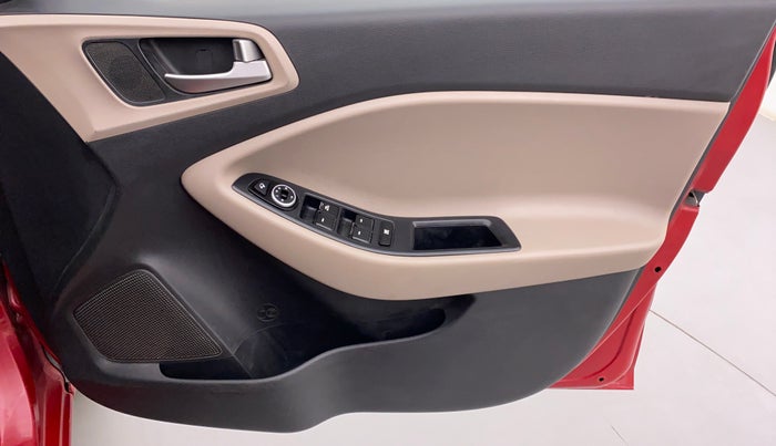 2014 Hyundai Elite i20 SPORTZ 1.4, Diesel, Manual, 82,162 km, Driver Side Door Panels Control