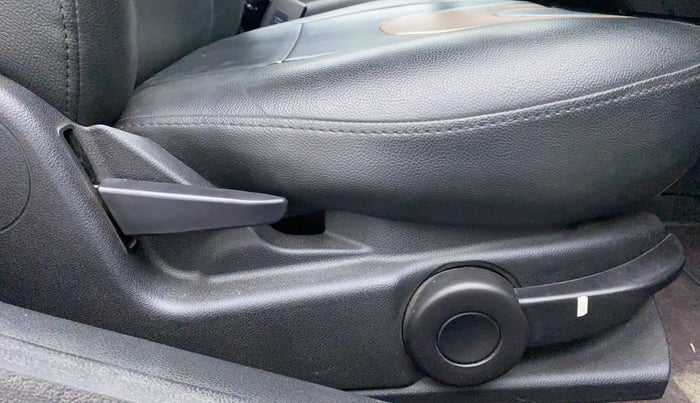 2011 Ford Figo 1.2 ZXI DURATEC, Petrol, Manual, 46,867 km, Driver Side Adjustment Panel