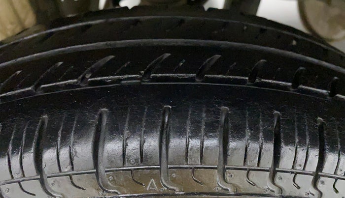 2016 Maruti Alto 800 VXI, Petrol, Manual, 23,751 km, Left Rear Tyre Tread