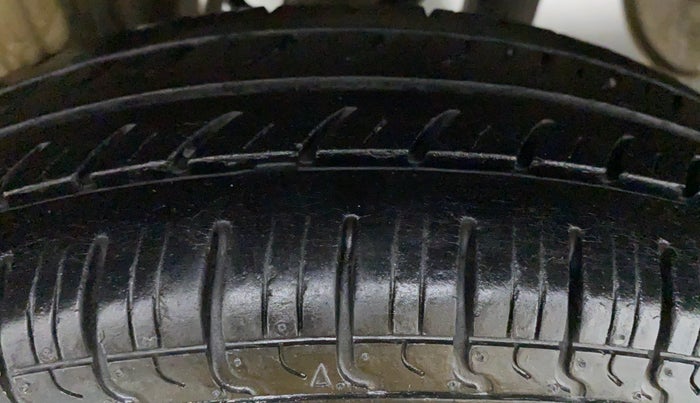 2016 Maruti Alto 800 VXI, Petrol, Manual, 23,751 km, Right Rear Tyre Tread