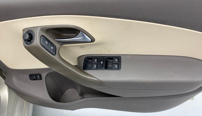 2014 Volkswagen Vento COMFORTLINE PETROL, Petrol, Manual, 77,401 km, Driver Side Door Panels Control