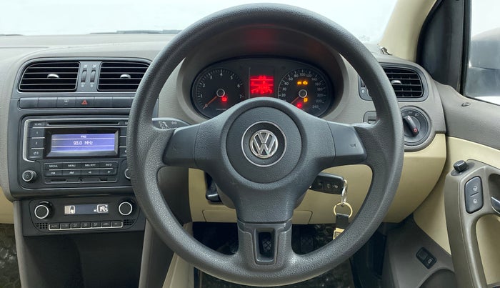 2014 Volkswagen Vento COMFORTLINE PETROL, Petrol, Manual, 77,401 km, Steering Wheel