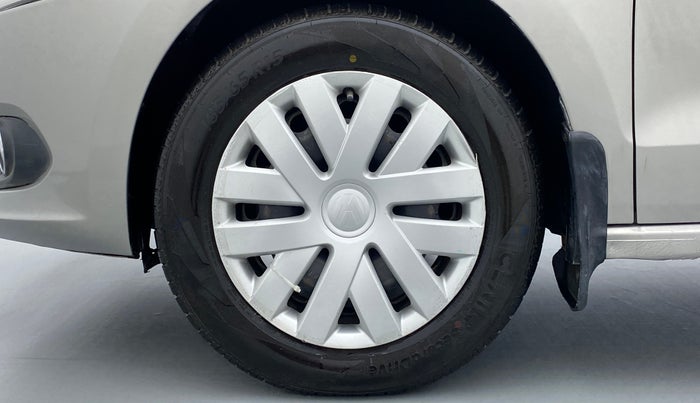 2014 Volkswagen Vento COMFORTLINE PETROL, Petrol, Manual, 77,401 km, Left Front Wheel