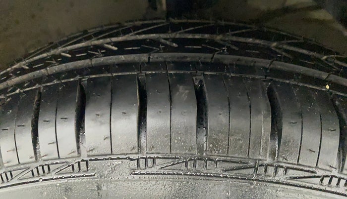 2017 Maruti Dzire VXI AMT, Petrol, Automatic, 73,089 km, Right Front Tyre Tread