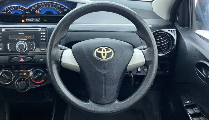 2015 Toyota Etios CROSS G, Petrol, Manual, 52,880 km, Steering Wheel Close Up