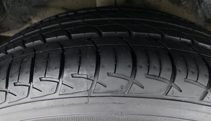 2015 Toyota Etios CROSS G, Petrol, Manual, 52,880 km, Right Rear Tyre Tread
