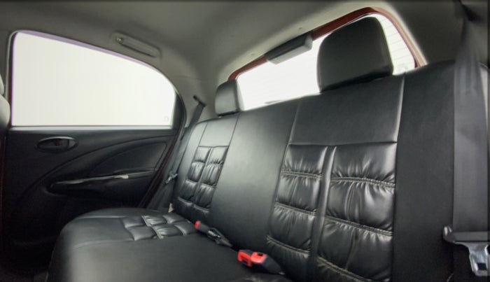 2015 Toyota Etios CROSS G, Petrol, Manual, 52,880 km, Right Side Rear Door Cabin