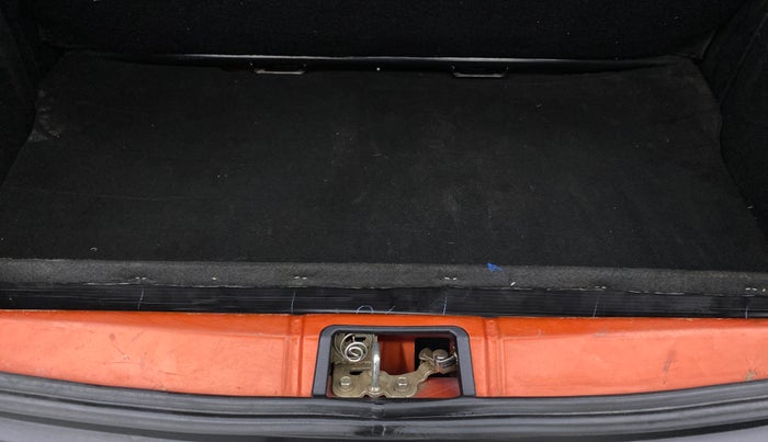 2015 Toyota Etios CROSS G, Petrol, Manual, 52,880 km, Boot Inside