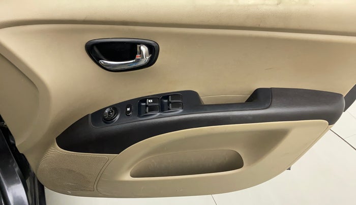 2010 Hyundai i10 MAGNA 1.2, Petrol, Manual, 52,099 km, Driver Side Door Panels Control