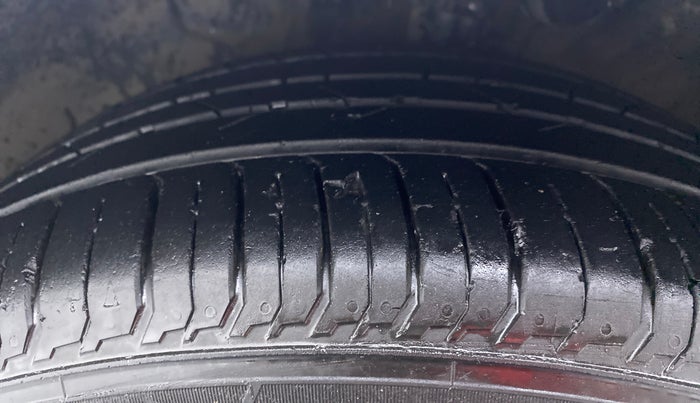 2019 Hyundai Verna 1.6 SX (O) CRDI MT, Diesel, Manual, 87,943 km, Left Front Tyre Tread