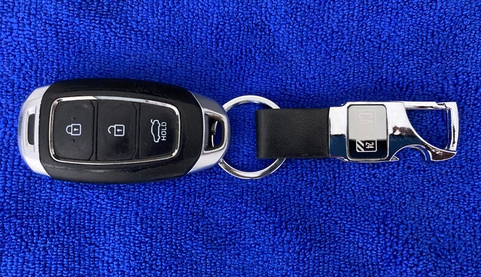 2019 Hyundai Verna 1.6 SX (O) CRDI MT, Diesel, Manual, 87,943 km, Key Close Up