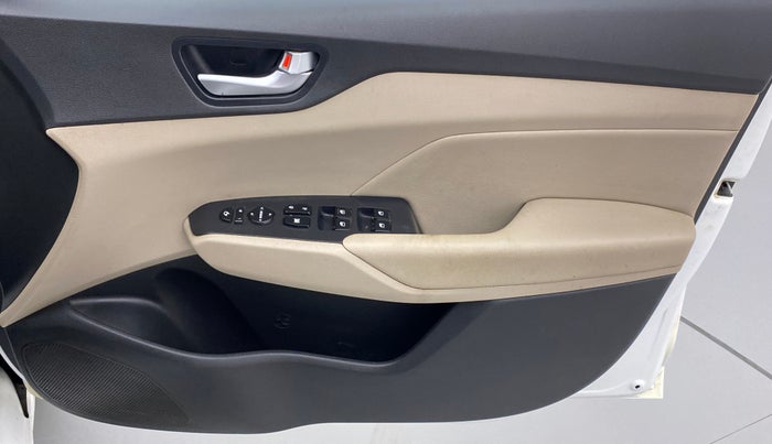 2019 Hyundai Verna 1.6 SX (O) CRDI MT, Diesel, Manual, 87,943 km, Driver Side Door Panels Control
