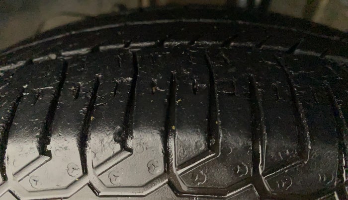 2016 Tata Tiago XE PETROL, Petrol, Manual, 51,597 km, Left Front Tyre Tread