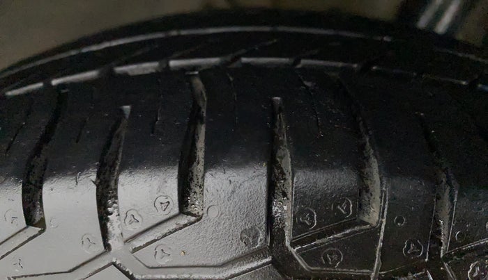 2016 Tata Tiago XE PETROL, Petrol, Manual, 51,597 km, Right Front Tyre Tread