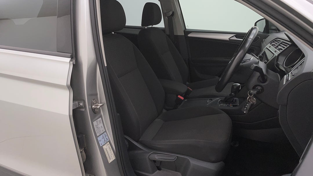 2018 Volkswagen Tiguan 110 Tsi Trendline, Automatic, 113715 km, Right Side Front Door Cabin View