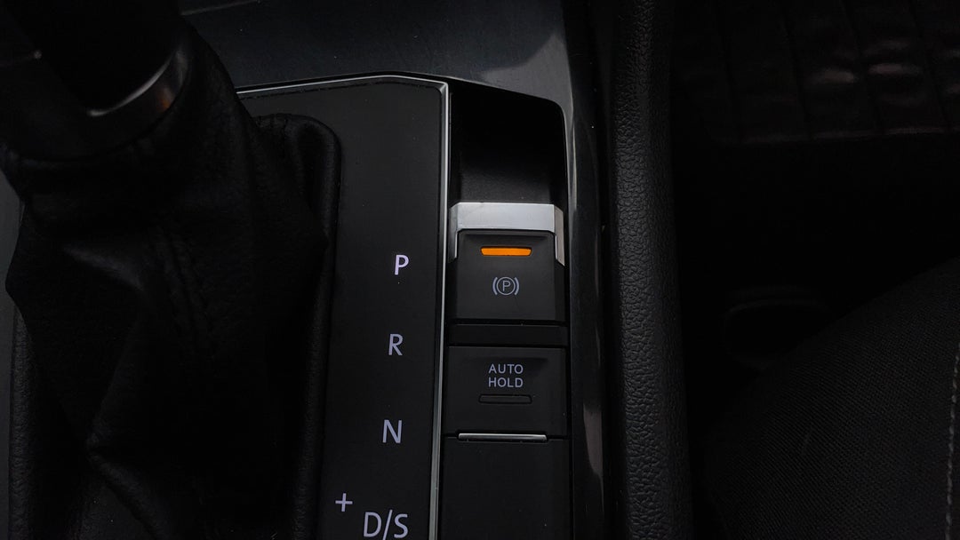 2018 Volkswagen Tiguan 110 Tsi Trendline, Automatic, 113715 km, Handbrake