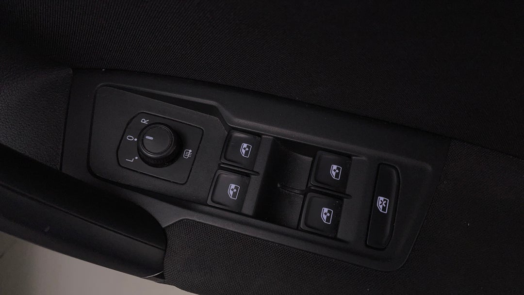 2018 Volkswagen Tiguan 110 Tsi Trendline, Automatic, 113715 km, Drivers Side Door Panel Controls