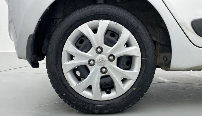 2014 Hyundai Grand i10 SPORTZ 1.2 KAPPA VTVT, Petrol, Manual, 25,208 km, Right Rear Wheel