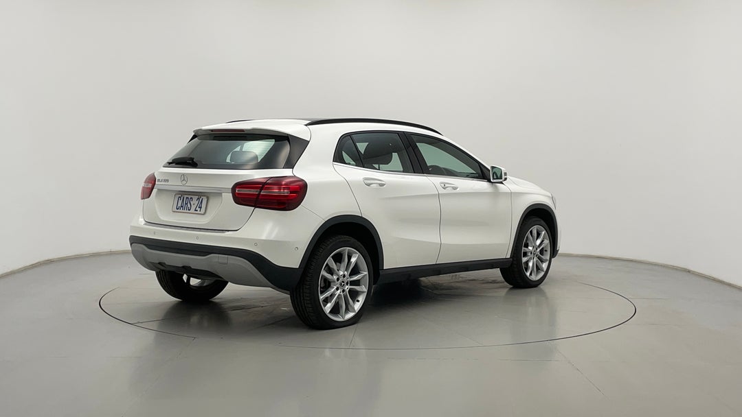 2019 Mercedes-benz GLA 180, Automatic, 22312 km, Right Back Diagonal (45- Degree) View