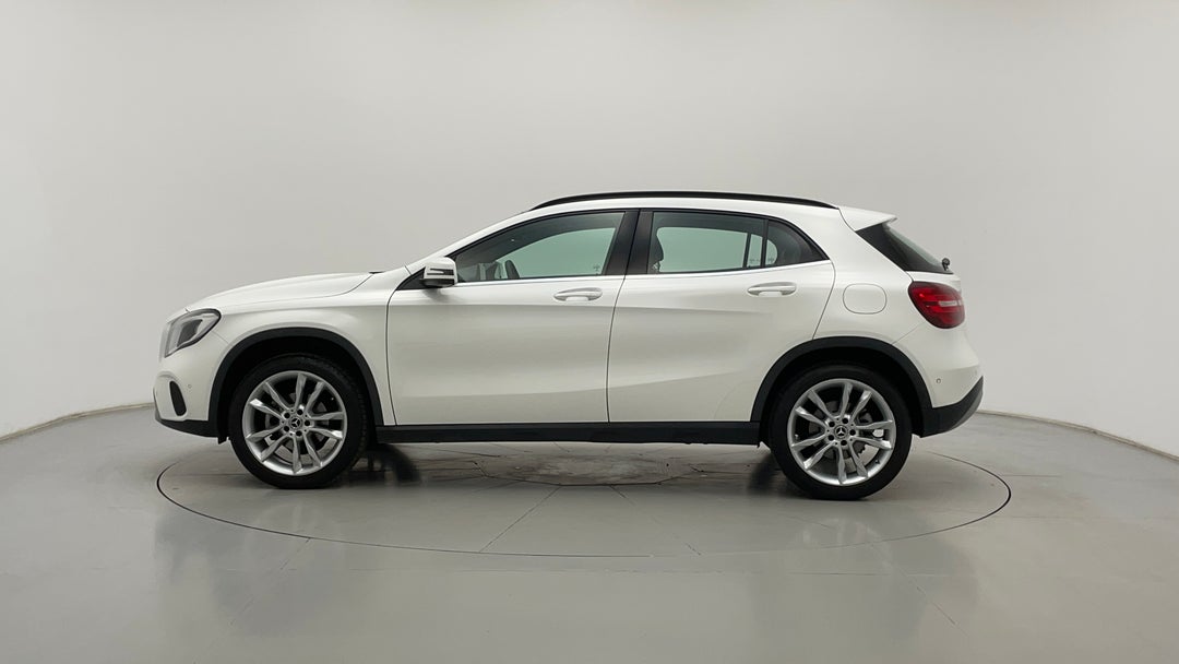 2019 Mercedes-benz GLA 180, Automatic, 22312 km, Left Side View