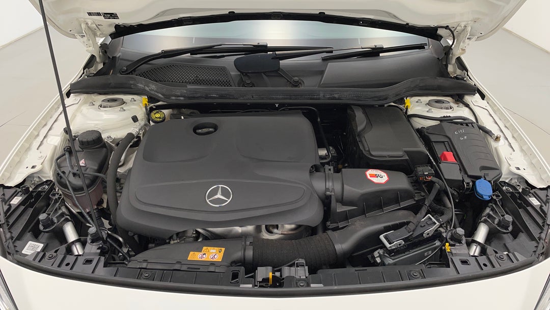 2019 Mercedes-benz GLA 180, Automatic, 22312 km, Open Bonnet (Engine)