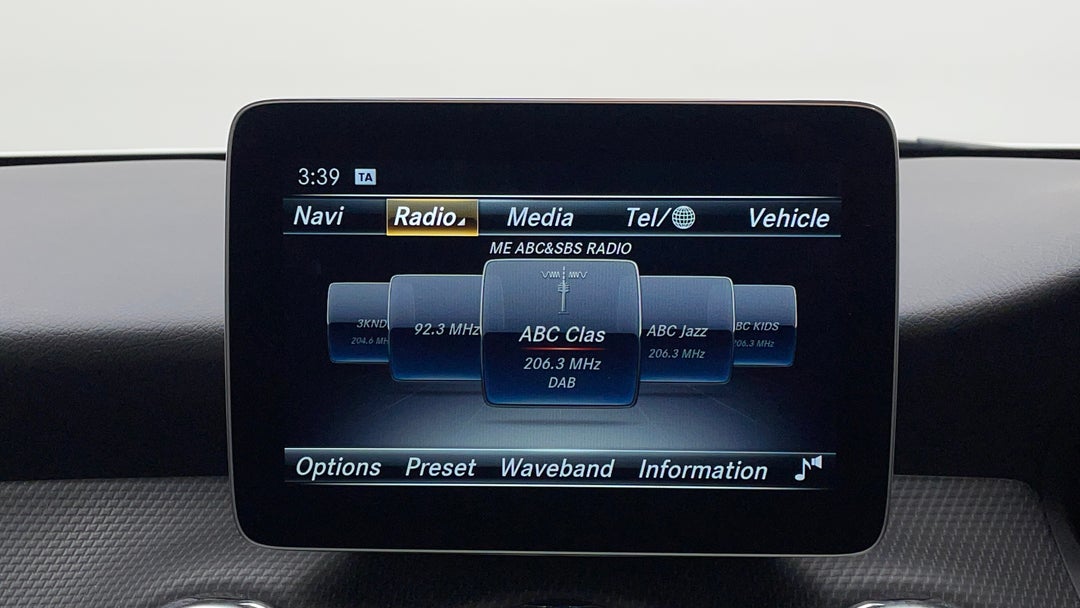 2019 Mercedes-benz GLA 180, Automatic, 22312 km, Infotainment System