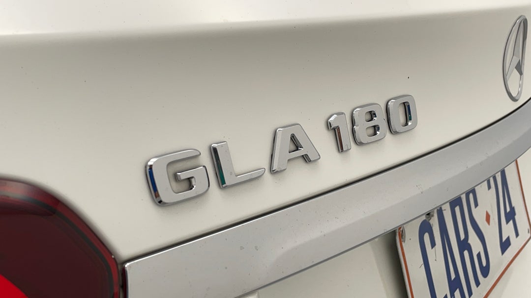 2019 Mercedes-benz GLA 180, Automatic, 22312 km, Badge (Boot Left Side)