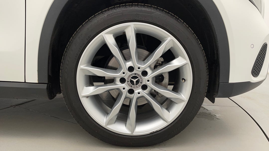 2019 Mercedes-benz GLA 180, Automatic, 22312 km, Right Front Wheel