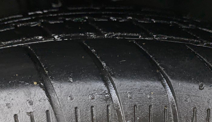 2011 Hyundai i10 SPORTZ 1.2, Petrol, Manual, 58,948 km, Left Front Tyre Tread