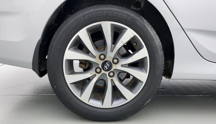 2014 Hyundai Verna FLUIDIC 1.6 SX VTVT, Petrol, Manual, 76,896 km, Right Rear Wheel