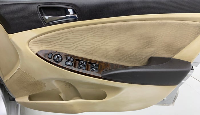 2014 Hyundai Verna FLUIDIC 1.6 SX VTVT, Petrol, Manual, 76,896 km, Driver Side Door Panels Control