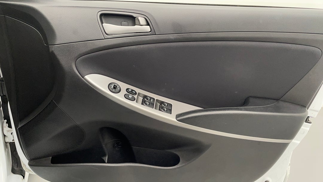 2017 Hyundai Accent Active, Automatic, 118720 km, Speaker View