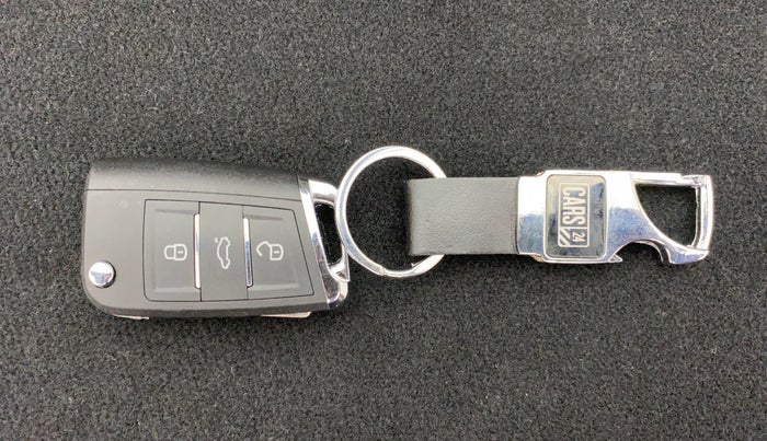 2018 Skoda Octavia L&K 1.8 TSI AT, Petrol, Automatic, 24,935 km, Key Close Up