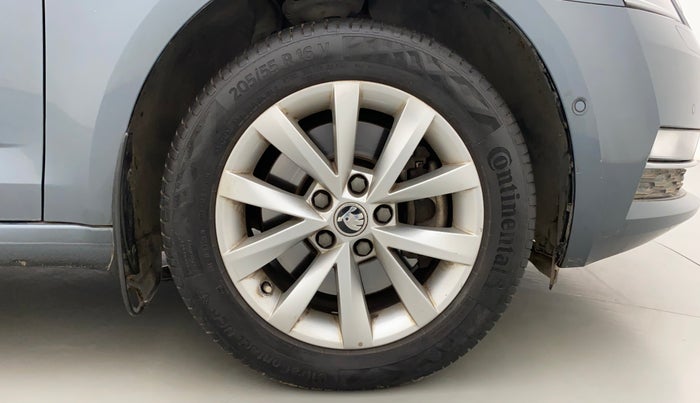 2018 Skoda Octavia L&K 1.8 TSI AT, Petrol, Automatic, 24,935 km, Right Front Wheel