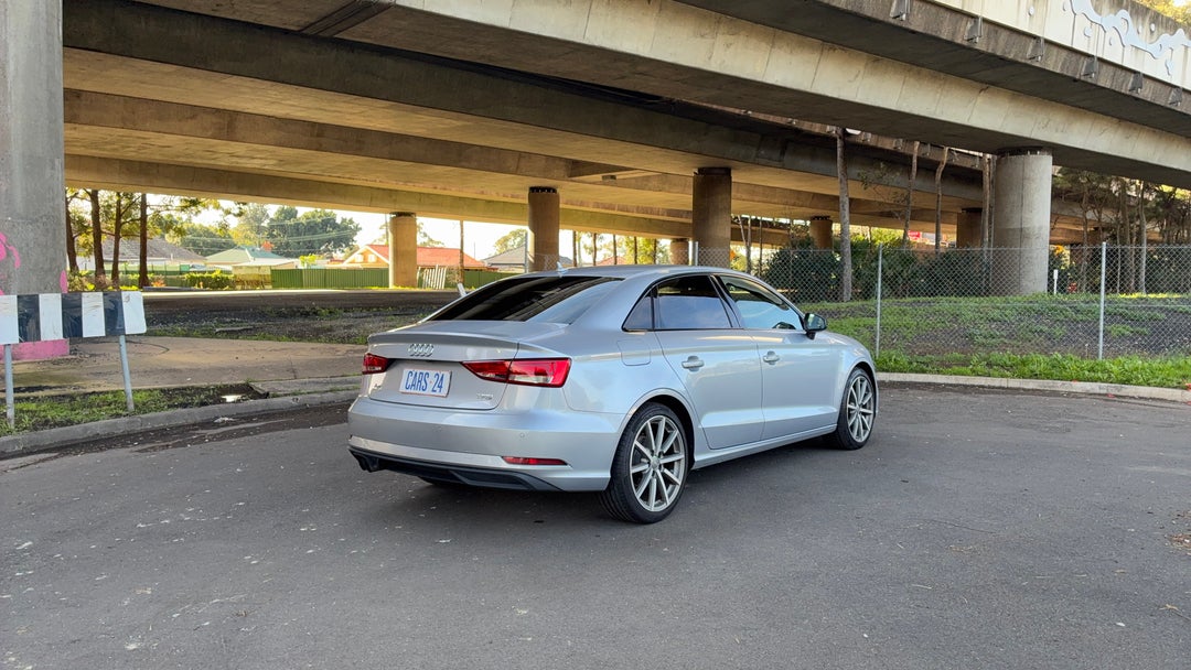 Right Back Diagonal (45- Degree) View