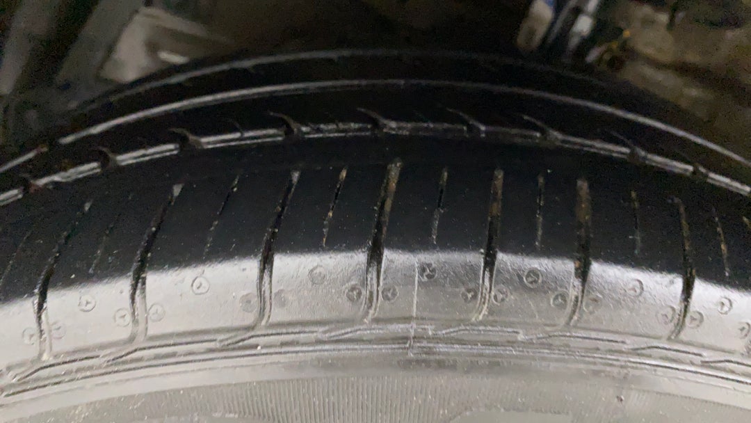 Left Front Tyre Tread