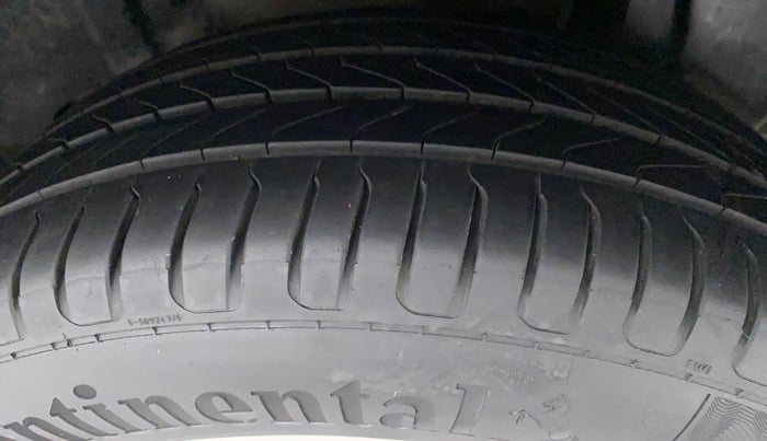 2022 Maruti XL6 ALPHA PLUS MT, Petrol, Manual, 19,231 km, Left Rear Tyre Tread
