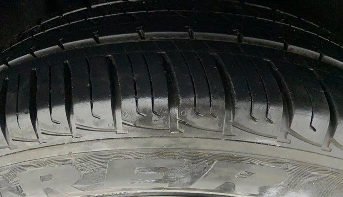 2017 Maruti Vitara Brezza VDI OPT, Diesel, Manual, 39,099 km, Right Rear Tyre Tread