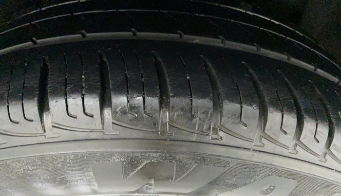 2017 Maruti Vitara Brezza VDI OPT, Diesel, Manual, 39,099 km, Left Rear Tyre Tread