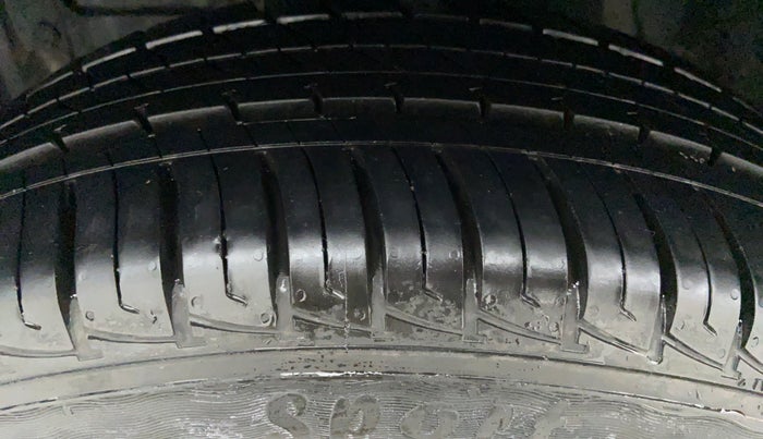 2017 Maruti Vitara Brezza VDI OPT, Diesel, Manual, 39,099 km, Left Front Tyre Tread