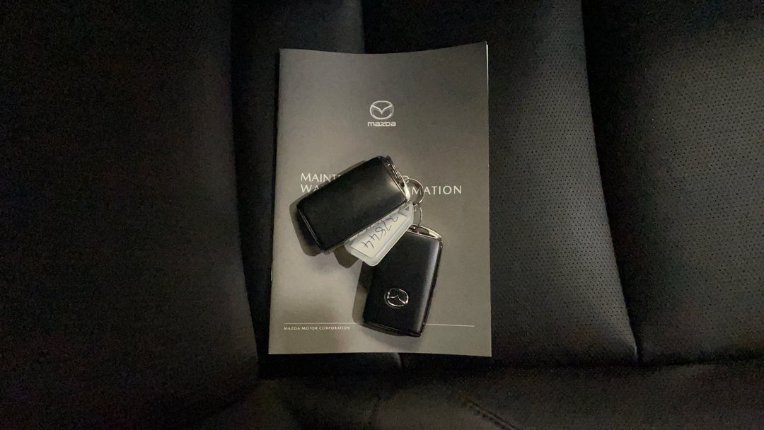 2021 Mazda 3 G20 Touring, Automatic, 33912 km, Key Close-up