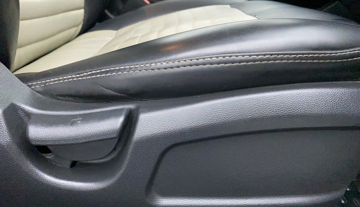 2018 Hyundai Elite i20 Magna Executive 1.2, Petrol, Manual, 91,028 km, Driver Side Adjustment Panel