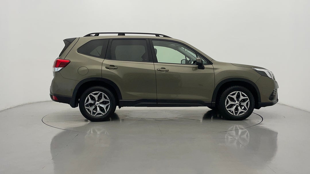 2024 Subaru Forester 2.5i (AWD), Automatic, 48185 km, Right Side View