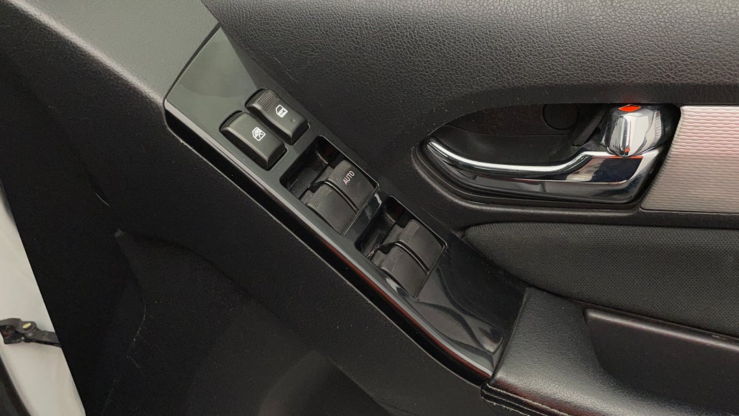 2018 Isuzu MU-X Ls-u (4x2), Automatic, 74416 km, Drivers Side Door Panel Controls