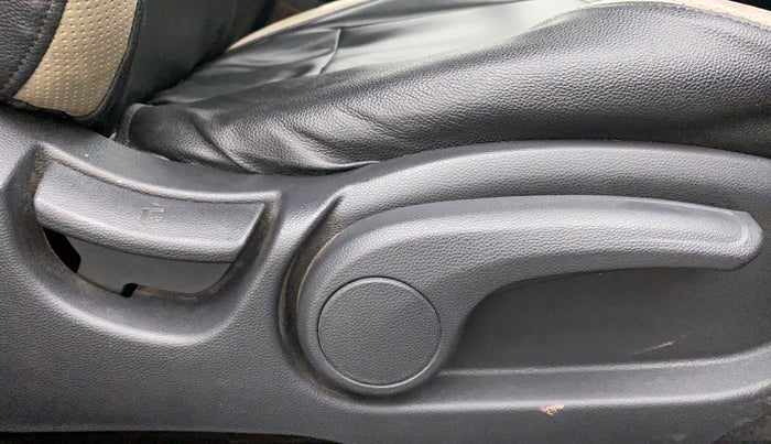 2017 Hyundai Elite i20 ASTA 1.2, Petrol, Manual, 53,554 km, Driver Side Adjustment Panel