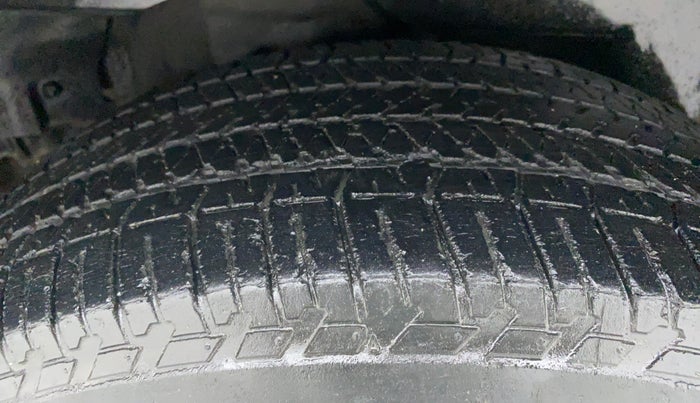 2016 Mahindra XUV500 W10 FWD, Diesel, Manual, 63,531 km, Right Rear Tyre Tread