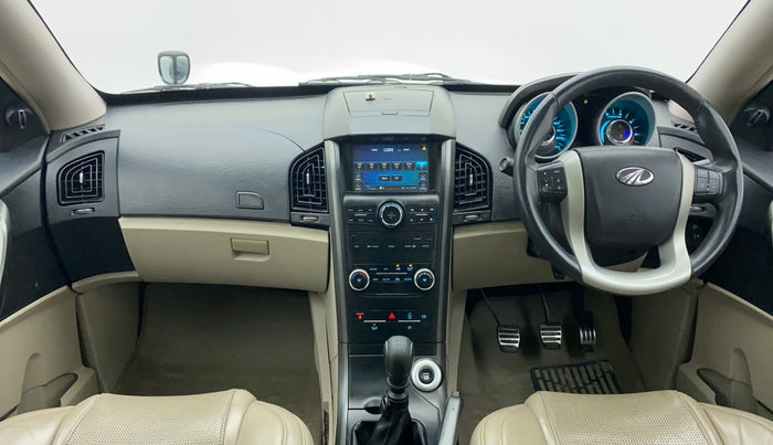 2016 Mahindra XUV500 W10 FWD, Diesel, Manual, 63,531 km, Dashboard