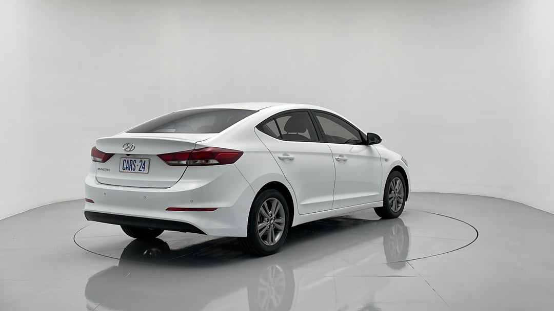 Right Back Diagonal (45- Degree) View