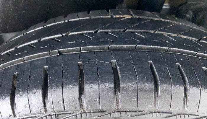 2017 Maruti Dzire LXI, Petrol, Manual, 69,791 km, Left Rear Tyre Tread